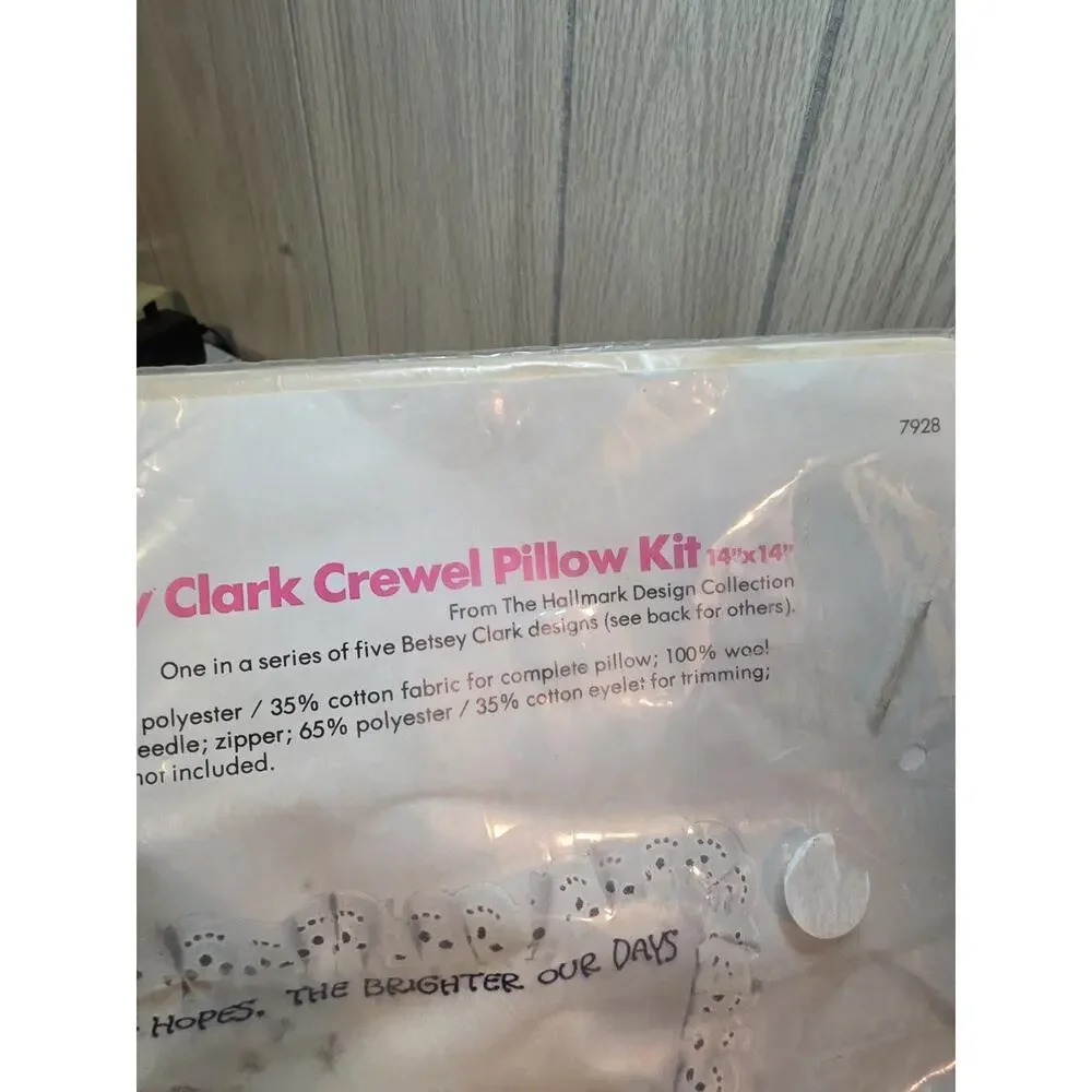 Vtg Needlework Crewel Pillow Kit 1972 Columbia Minerva #7928 Hallmark 14x14\